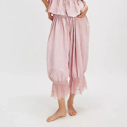 Women’s Floral Lace Cropped Pants